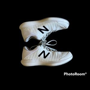 NEW BALANCE barely worn women’s sneakers.